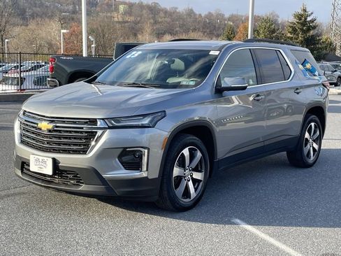 Certified 2023 Chevrolet Traverse LT w/ LT Premium Package image 8