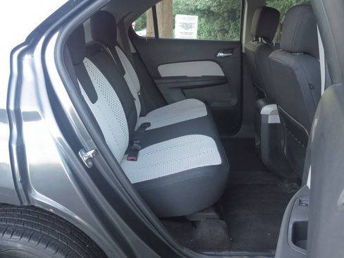 Used 2010 Chevrolet Equinox LS FWD image 17