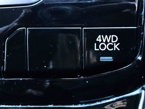 Certified 2022 Jeep Compass Limited image 13