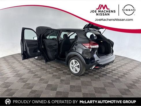 Certified 2021 Nissan Kicks S image 16