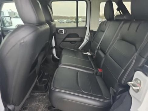 Used 2023 Jeep Wrangler Unlimited Sahara w/ Cold Weather Group image 16