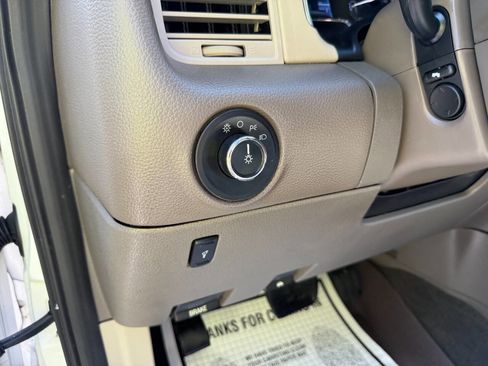 Used 2017 Lincoln Navigator L Select image 50