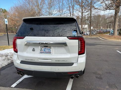 Used 2023 GMC Yukon Denali w/ Denali Reserve Package image 7