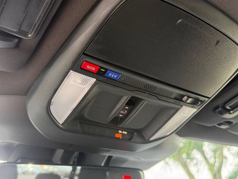 Used 2025 Subaru Forester Premium AWD/4WD image 15