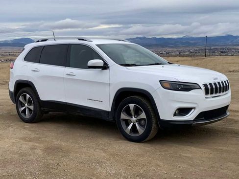Used 2019 Jeep Cherokee Limited image 2
