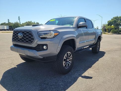 Used 2020 Toyota Tacoma TRD Sport w/ TRD Premium Sport Package AWD/4WD image 2