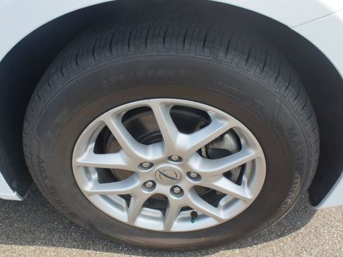 Used 2024 Chrysler Pacifica Touring-L FWD image 25