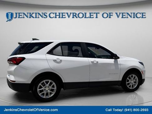Used 2024 Chevrolet Equinox LS FWD image 4