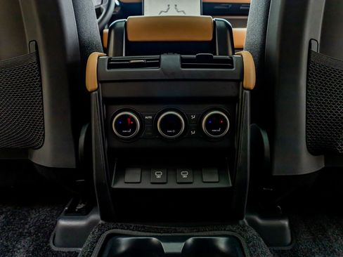 Used 2025 Land Rover Defender 130 V8 image 33