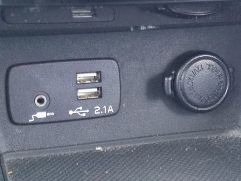 Used 2021 Subaru Forester Limited image 26