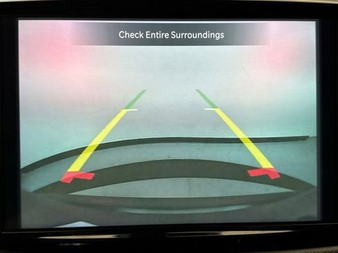 Used 2023 Chrysler Pacifica Touring-L FWD image 15