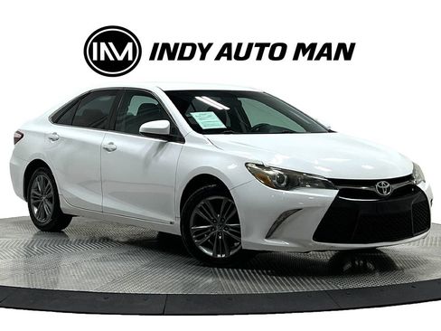 Used 2016 Toyota Camry SE FWD image 2