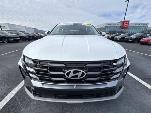 Used 2025 Hyundai Tucson SE image 26