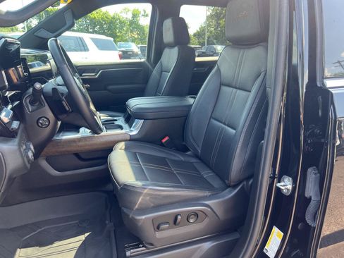 Used 2023 Chevrolet Silverado 1500 High Country w/ High Country Premium Package AWD/4WD image 10