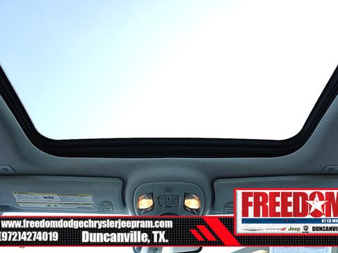 Used 2018 Jeep Compass Latitude FWD image 38