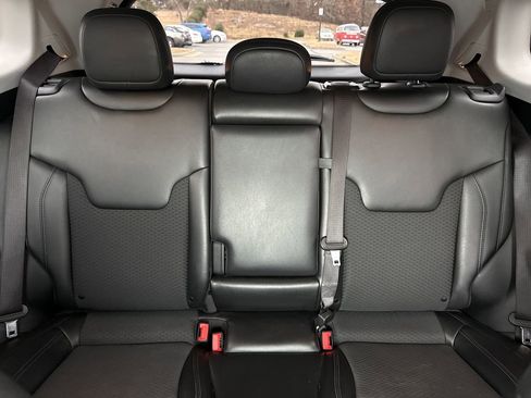 Used 2022 Jeep Compass Latitude image 29