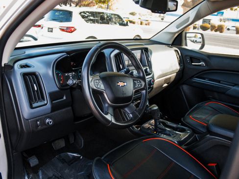 Used 2015 Chevrolet Colorado Z71 w/ LPO, Gearon Bar Package RWD image 9