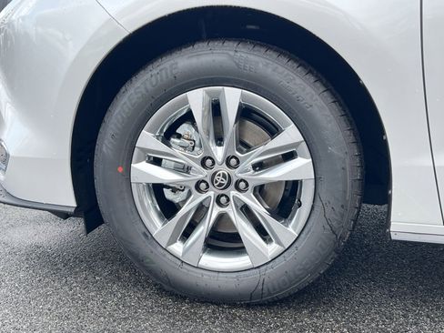 New 2026 Toyota Sienna Limited image 5