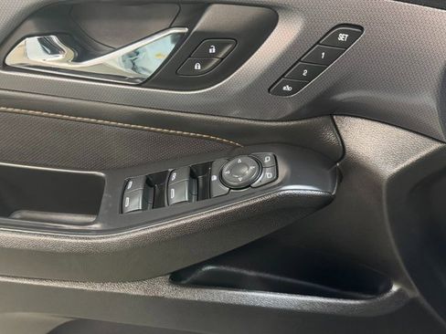 Used 2021 Chevrolet Traverse Premier image 12