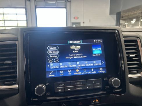Certified 2024 Nissan Frontier SV w/ Technology Package AWD/4WD image 15
