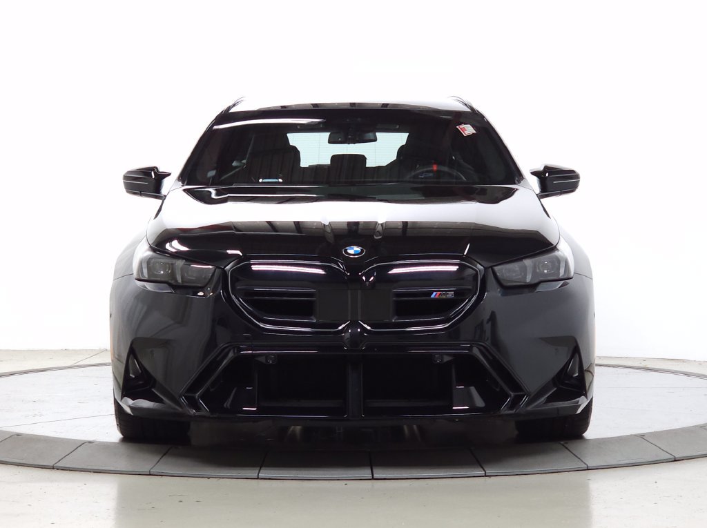 Used 2026 BMW M5 Touring AWD/4WD image 2