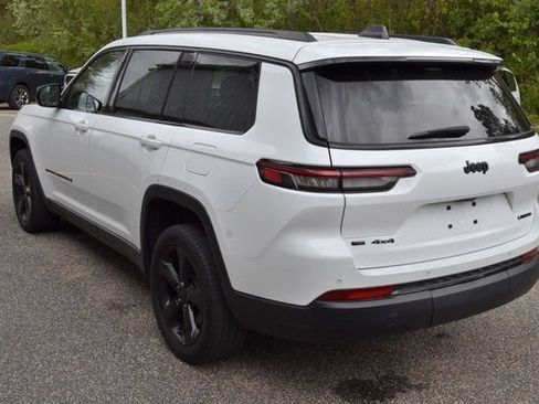 Used 2023 Jeep Grand Cherokee L Limited w/ Black Appearance Package AWD/4WD image 6