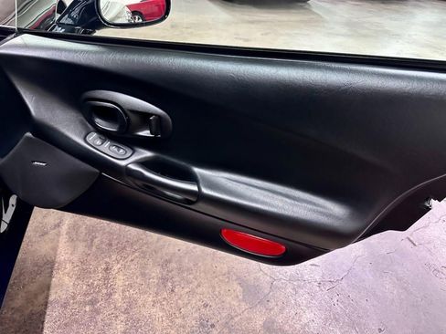 Used 2004 Chevrolet Corvette Convertible w/ Preferred Equipment Group image 23