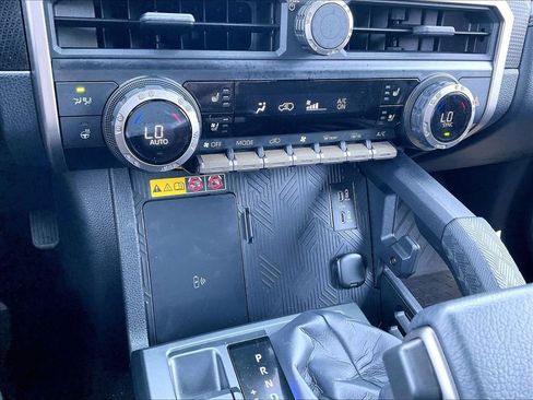 Used 2025 Toyota 4Runner Limited AWD/4WD image 25