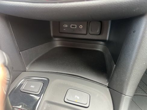 Used 2022 Chevrolet Equinox RS w/ LPO, Floor Liner Package image 29