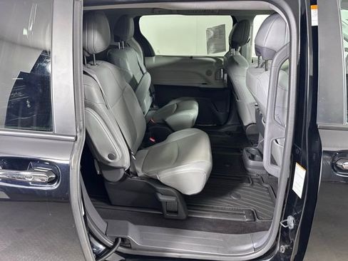 Used 2024 Toyota Sienna Limited AWD/4WD image 12