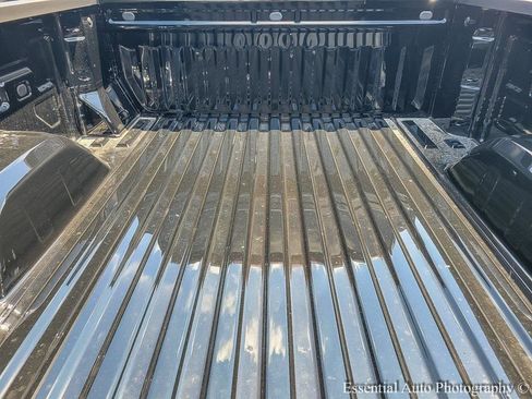 New 2026 GMC Sierra 1500 SLE image 17