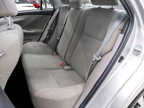 Used 2013 Toyota Corolla L image 40