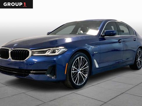 Certified 2023 BMW 530e xDrive w/ Premium Package image 1