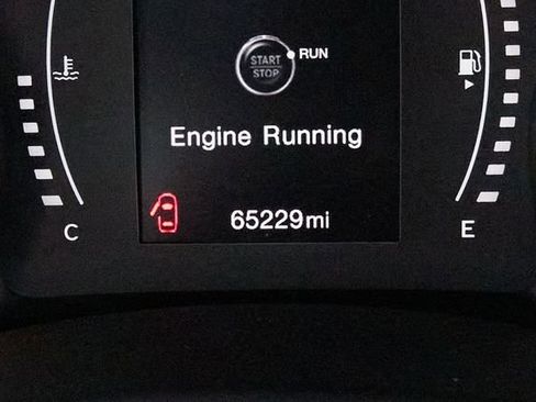 Used 2017 Jeep Renegade Altitude AWD/4WD image 7