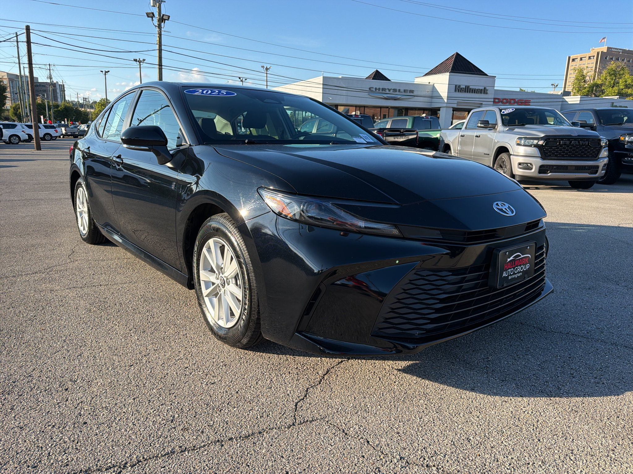 Used 2025 Toyota Camry LE FWD image 4
