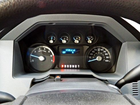 Used 2016 Ford F250 XL w/ Power Equipment Group RWD image 11