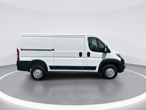 Used 2025 RAM ProMaster 2500 w/ Convenience Group FWD image 10