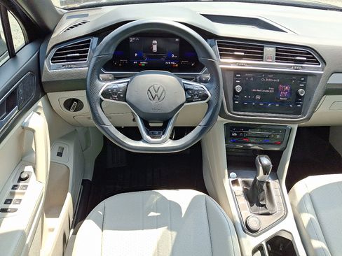 Used 2022 Volkswagen Tiguan SE R-Line AWD/4WD image 11