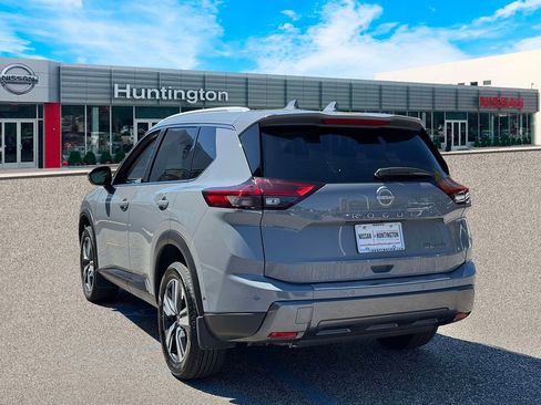 Certified 2025 Nissan Rogue SL w/ Tech Package AWD/4WD image 7