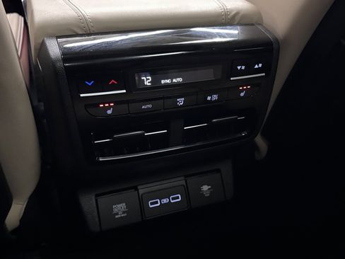 Used 2023 Acura MDX SH-AWD w/ Advance Package image 33