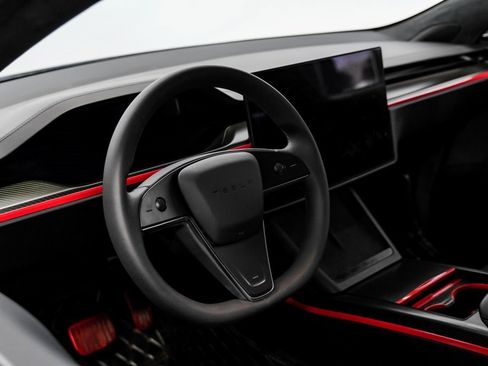 Used 2021 Tesla Model S Plaid image 17