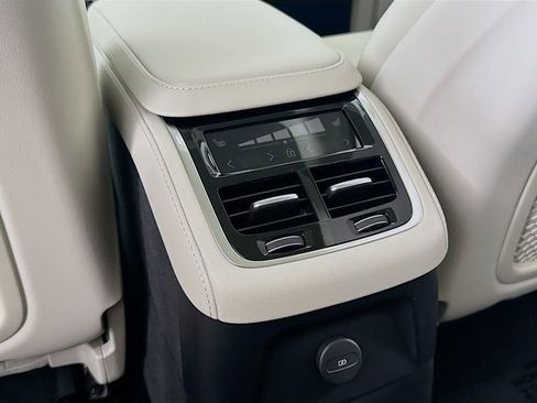 New 2026 Volvo XC90 T8 Ultra w/ Lounge Package AWD/4WD image 27