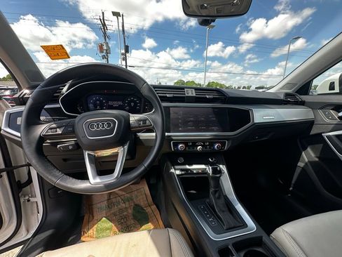 Used 2020 Audi Q3 2.0T Premium w/ Convenience Package AWD/4WD image 12