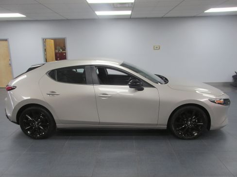 Used 2024 MAZDA MAZDA3 s FWD image 4