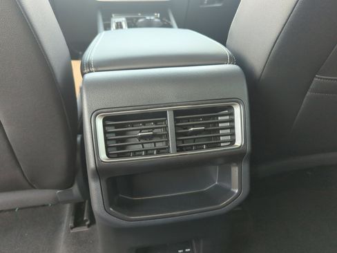 New 2026 Volkswagen Atlas Cross Sport SE image 30