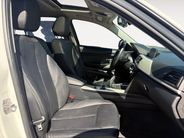 Used 2016 BMW 320i xDrive Sedan AWD/4WD image 13