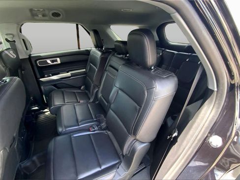 Used 2023 Ford Explorer XLT w/ Equipment Group 202A AWD/4WD image 21