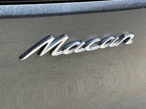 Used 2022 Porsche Macan AWD/4WD image 23