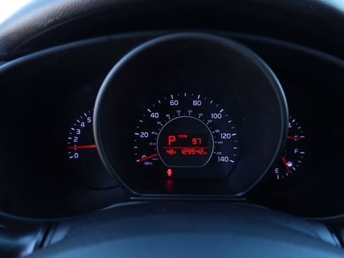 Used 2017 Kia Soul + image 19