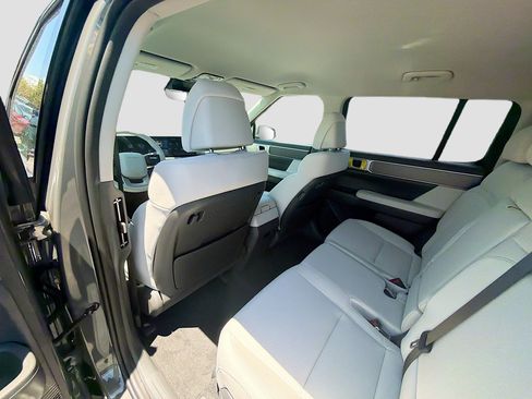 New 2026 Hyundai Santa Fe SE FWD image 4